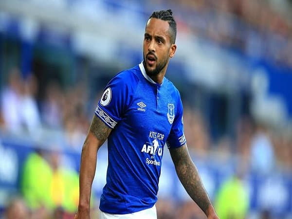 Cầu thủ Walcott là ai